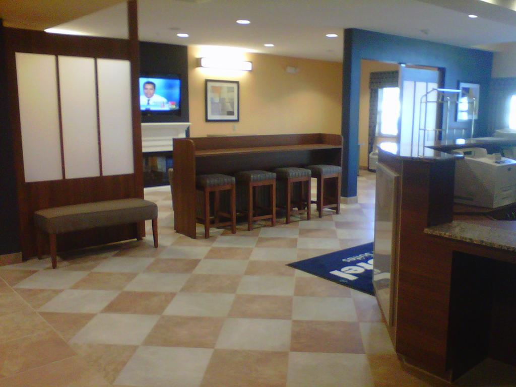 Microtel Inn & Suites Chili/Rochester Екстер'єр фото