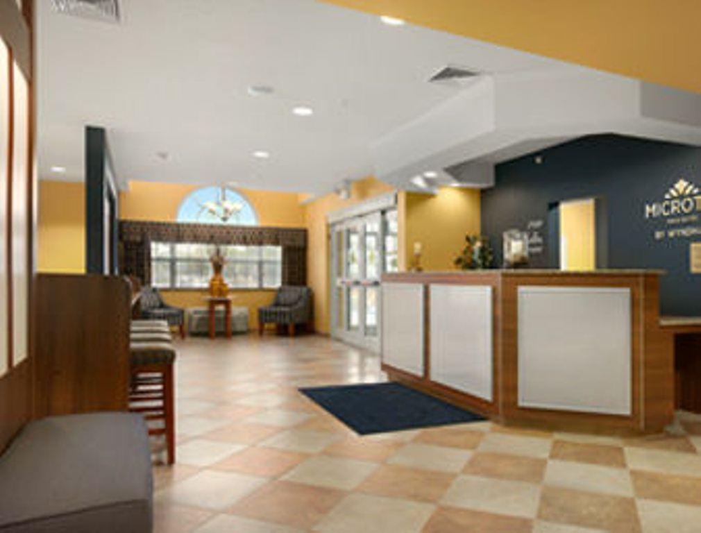 Microtel Inn & Suites Chili/Rochester Екстер'єр фото